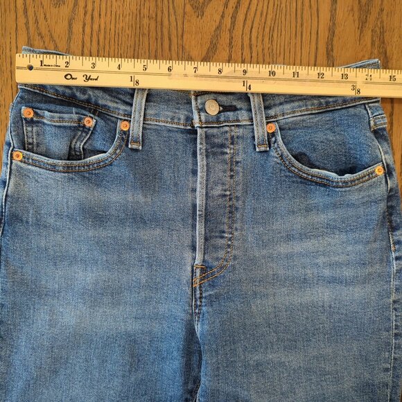 Levis Wedgie Straight Womens Jeans Blue Denim Button Fly Frayed Hem W30 L28 - Picture 13 of 16